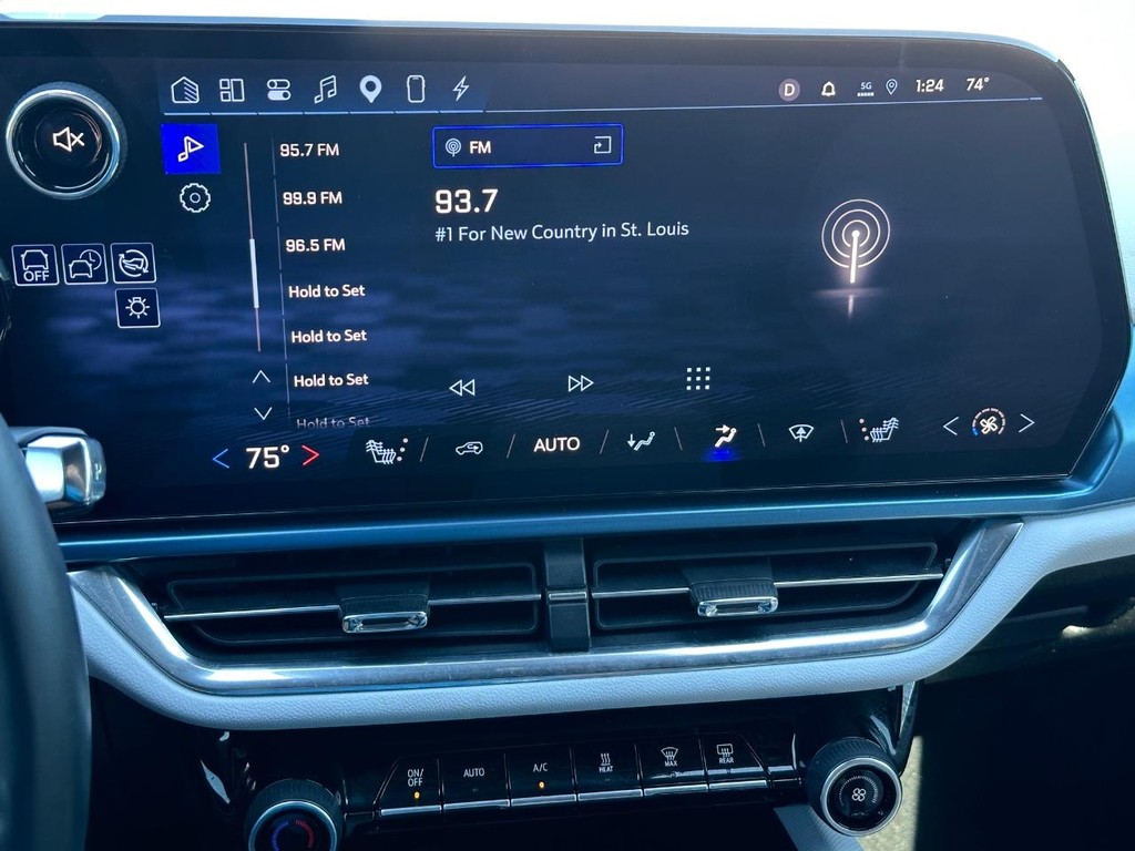 Chevrolet Equinox EV Vehicle Full-screen Gallery Image 15