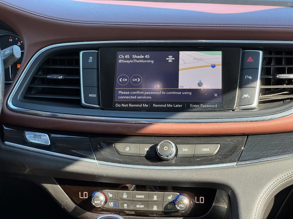 Buick Enclave Vehicle Full-screen Gallery Image 15