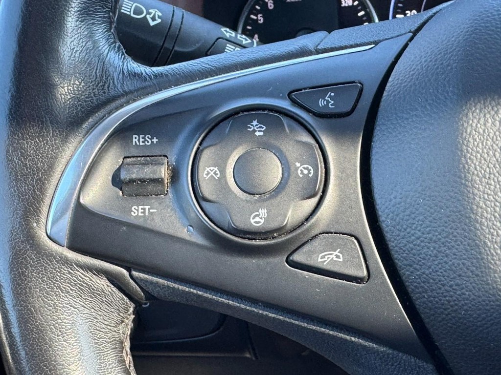 Buick Enclave Vehicle Full-screen Gallery Image 20