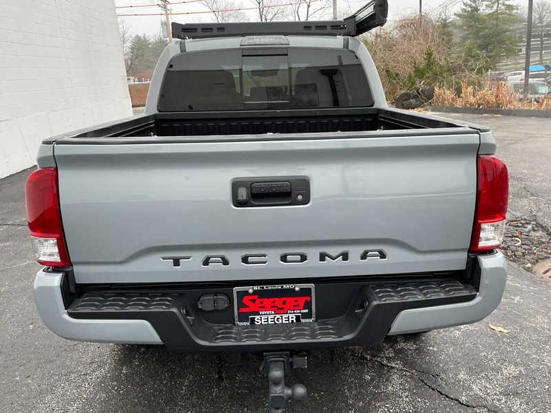 2021 Toyota Tacoma 4WD Double Cab 5' Bed V6 (Natl) photo