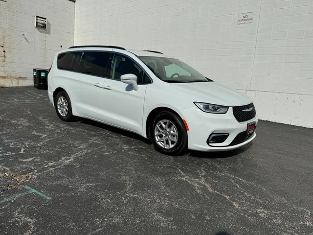 Used 2022 Chrysler Pacifica Touring L with VIN 2C4RC1BGXNR177165 for sale in Saint Louis, MO