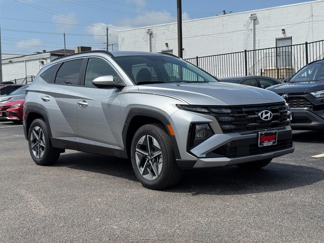 Used 2025 Hyundai Tucson SEL with VIN 5NMJBCDE3SH443039 for sale in Saint Louis, MO