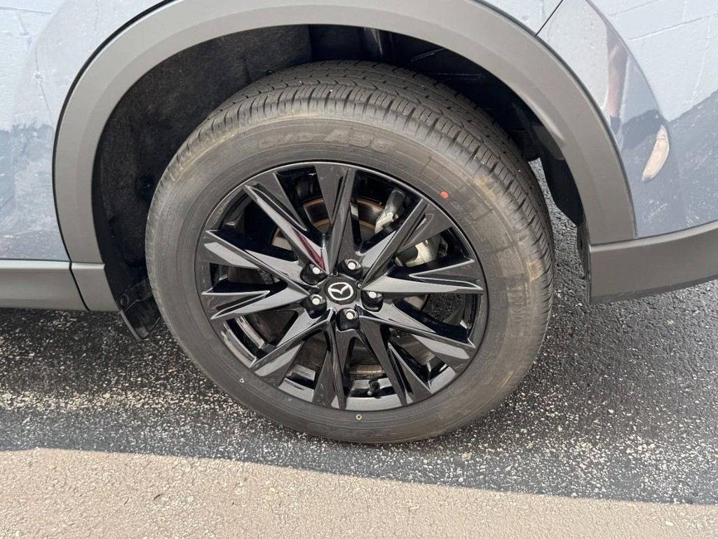 Mazda CX-5 Vehicle Full-screen Gallery Image 05