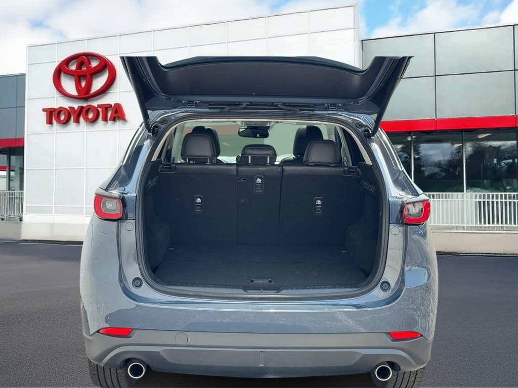 Mazda CX-5 Vehicle Full-screen Gallery Image 08