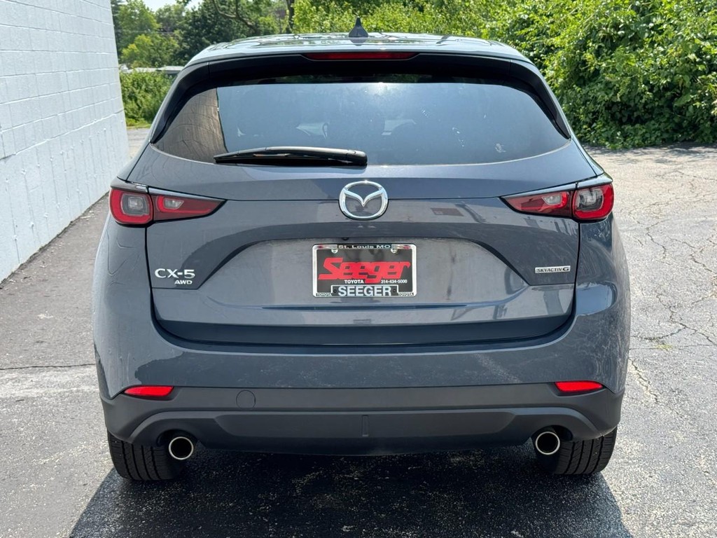 Mazda CX-5 Vehicle Full-screen Gallery Image 09