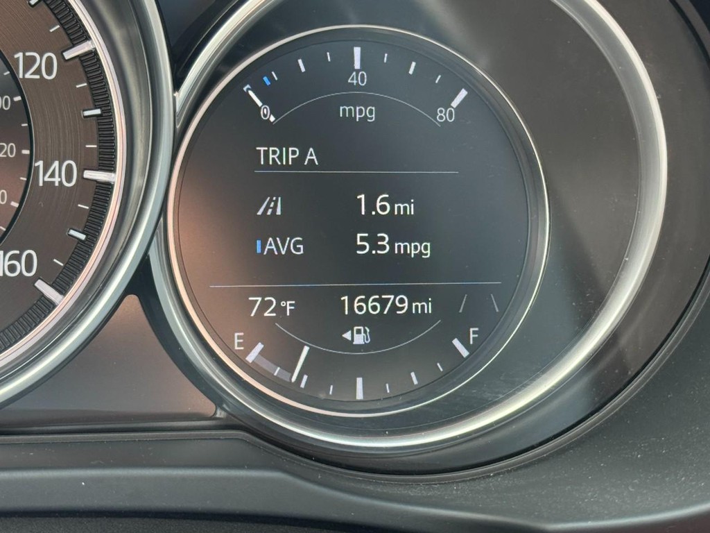 Mazda CX-5 Vehicle Full-screen Gallery Image 18