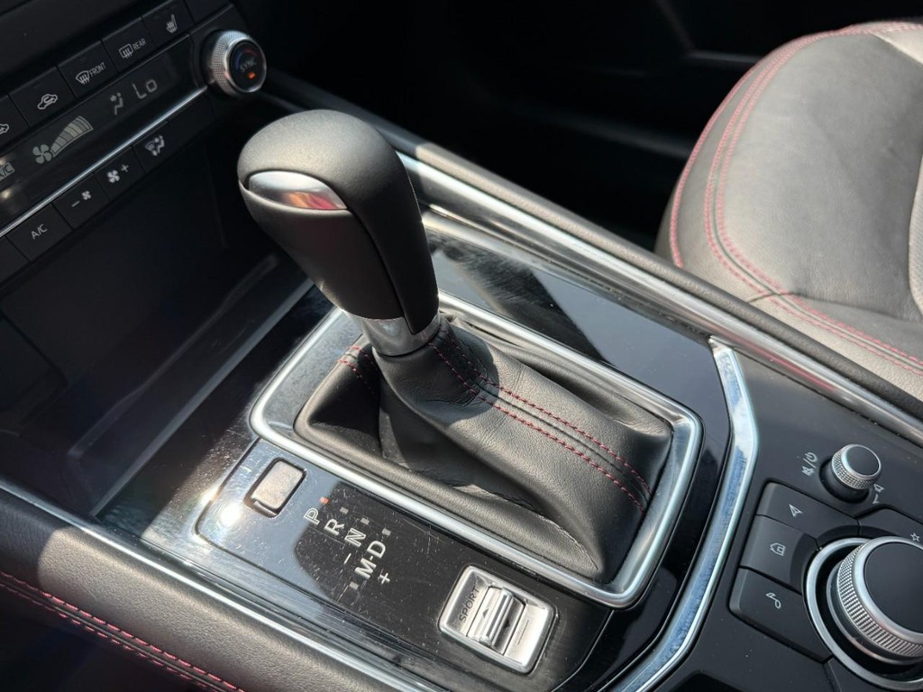 Mazda CX-5 Vehicle Full-screen Gallery Image 19