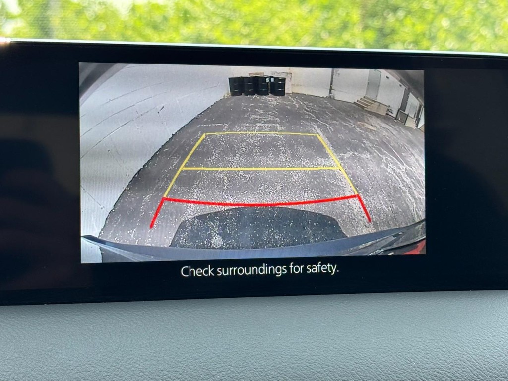 Mazda CX-5 Vehicle Full-screen Gallery Image 21