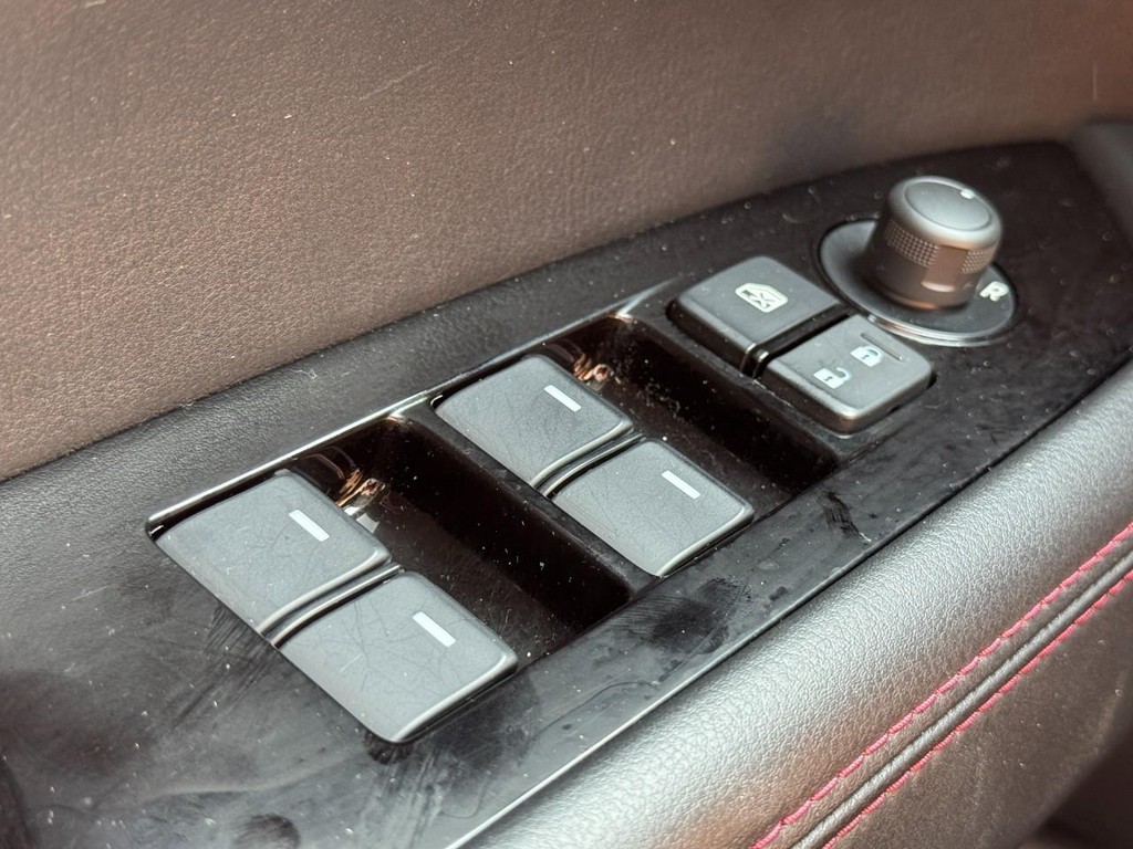 Mazda CX-5 Vehicle Full-screen Gallery Image 22