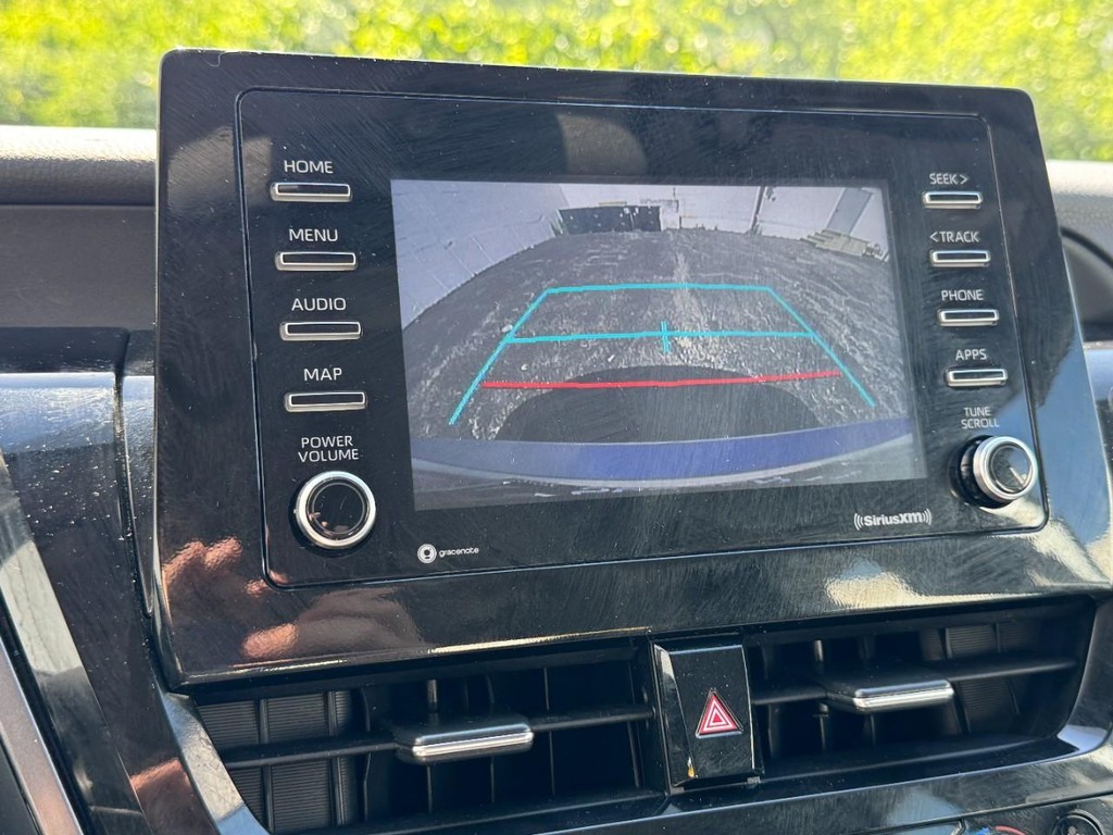 Toyota Camry Vehicle Full-screen Gallery Image 20