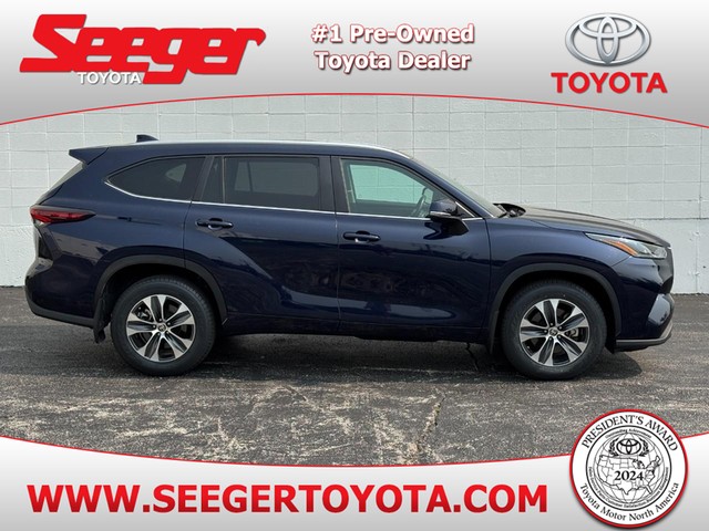 2024 Toyota Highlander XLE at Seeger Toyota in St. Louis MO