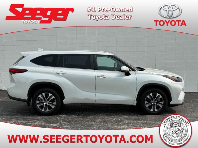 2023 Toyota Highlander XLE at Seeger Toyota in St. Louis MO