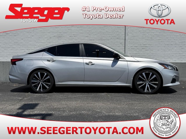 2020 Nissan Altima 2.5 SR at Seeger Toyota in St. Louis MO