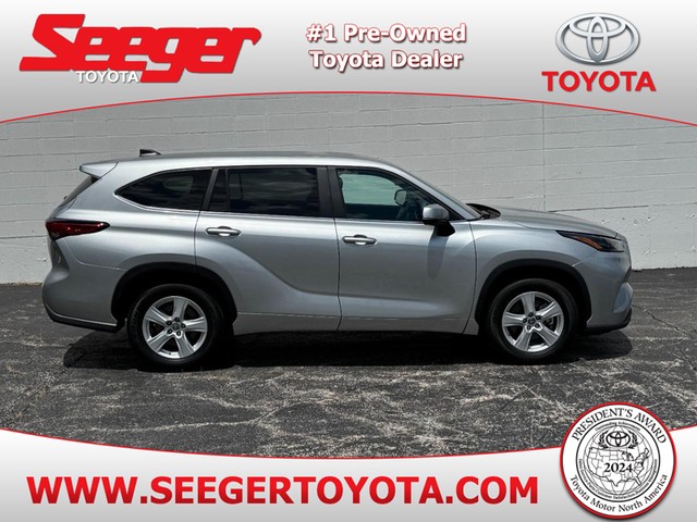2023 Toyota Highlander FWD (Natl) at Seeger Toyota in St. Louis MO
