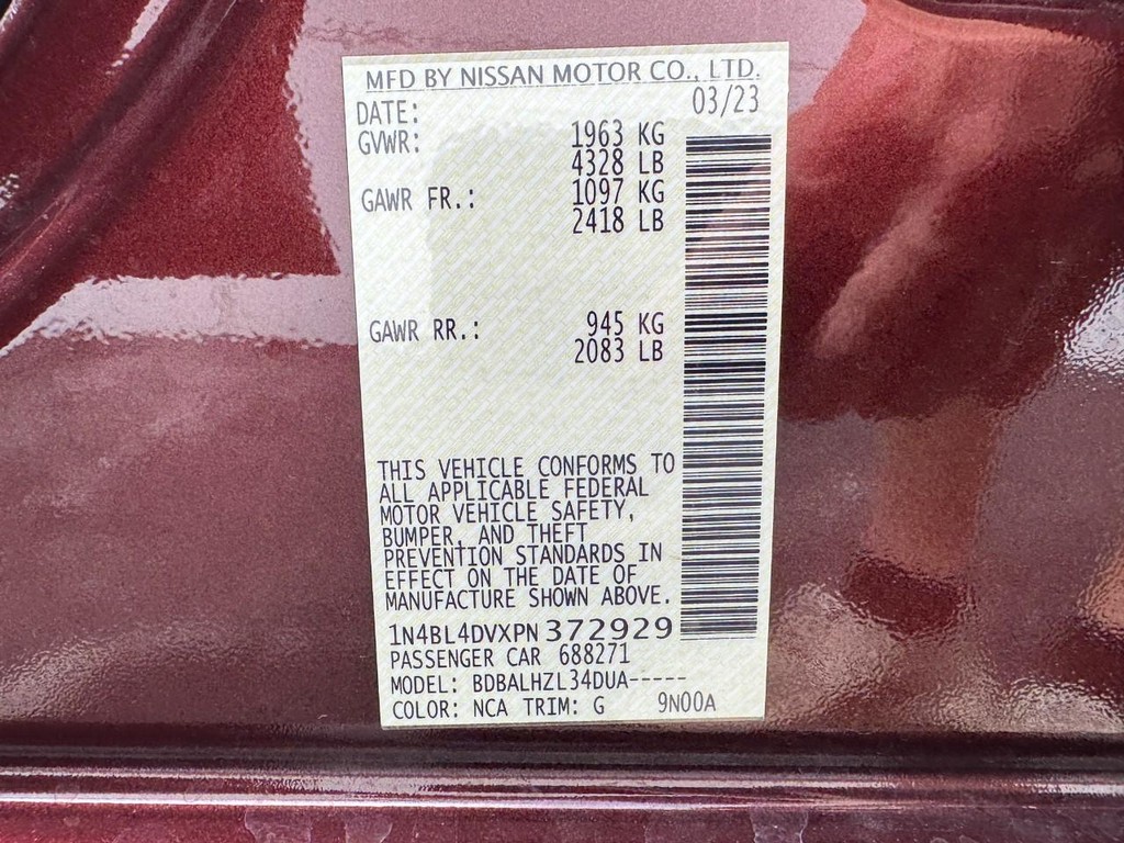 Nissan Altima Vehicle Full-screen Gallery Image 23