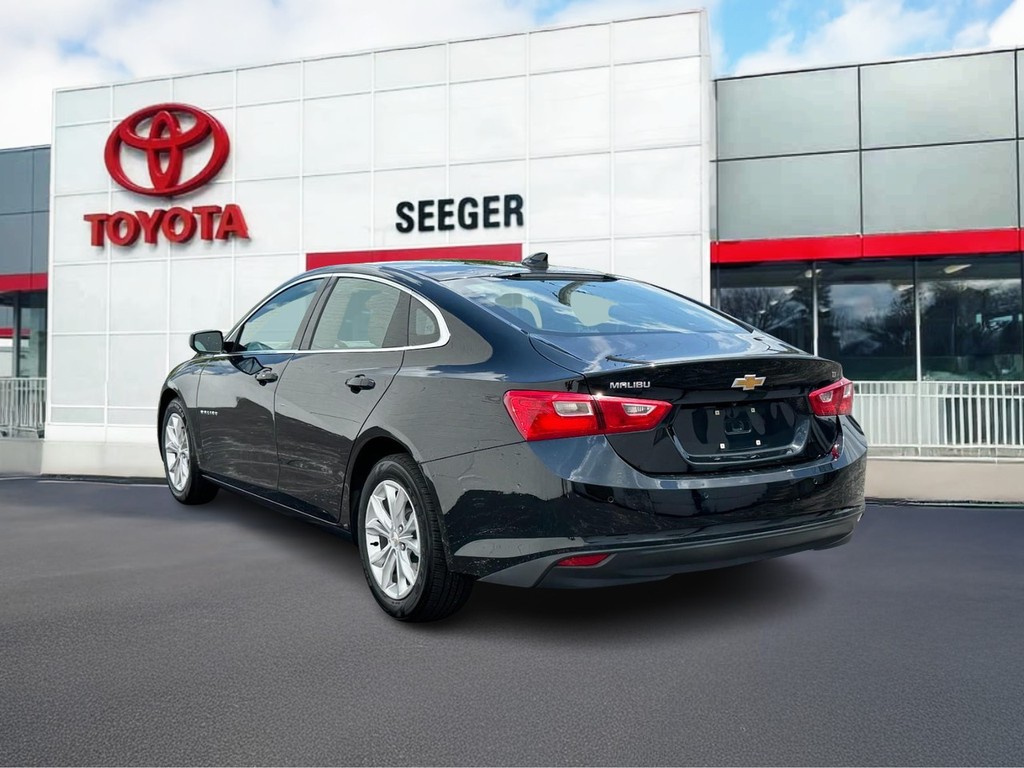 Chevrolet Malibu Vehicle Full-screen Gallery Image 04