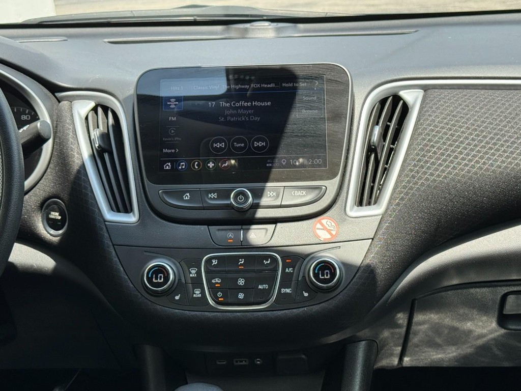 Chevrolet Malibu Vehicle Full-screen Gallery Image 13