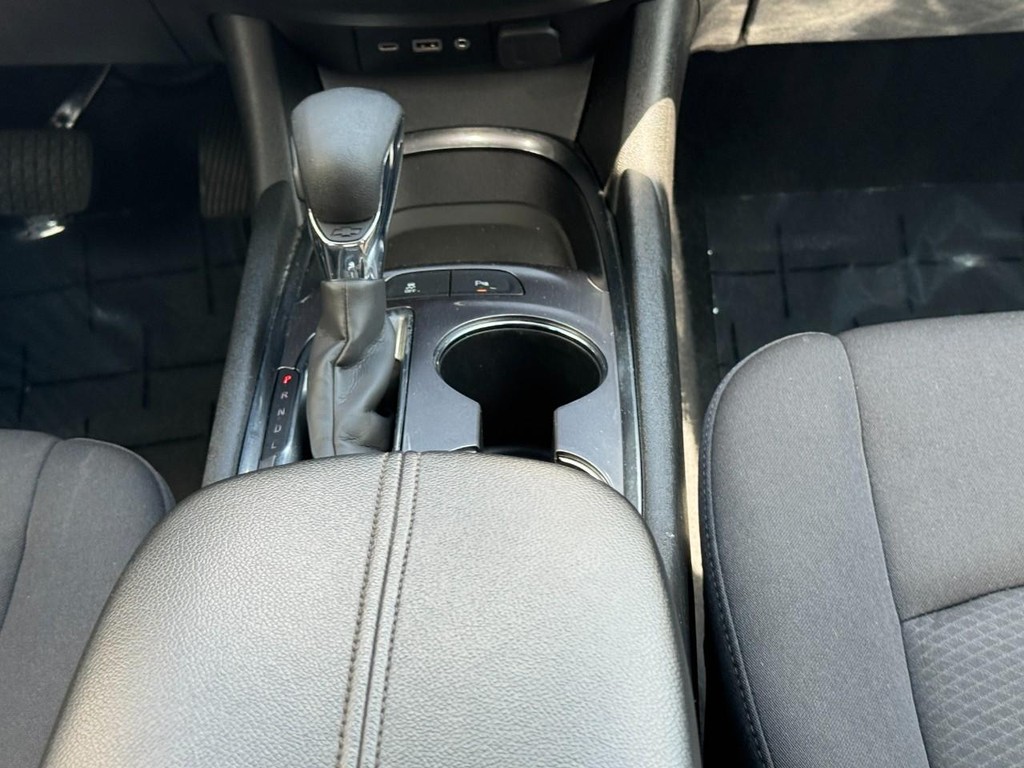 Chevrolet Malibu Vehicle Full-screen Gallery Image 14