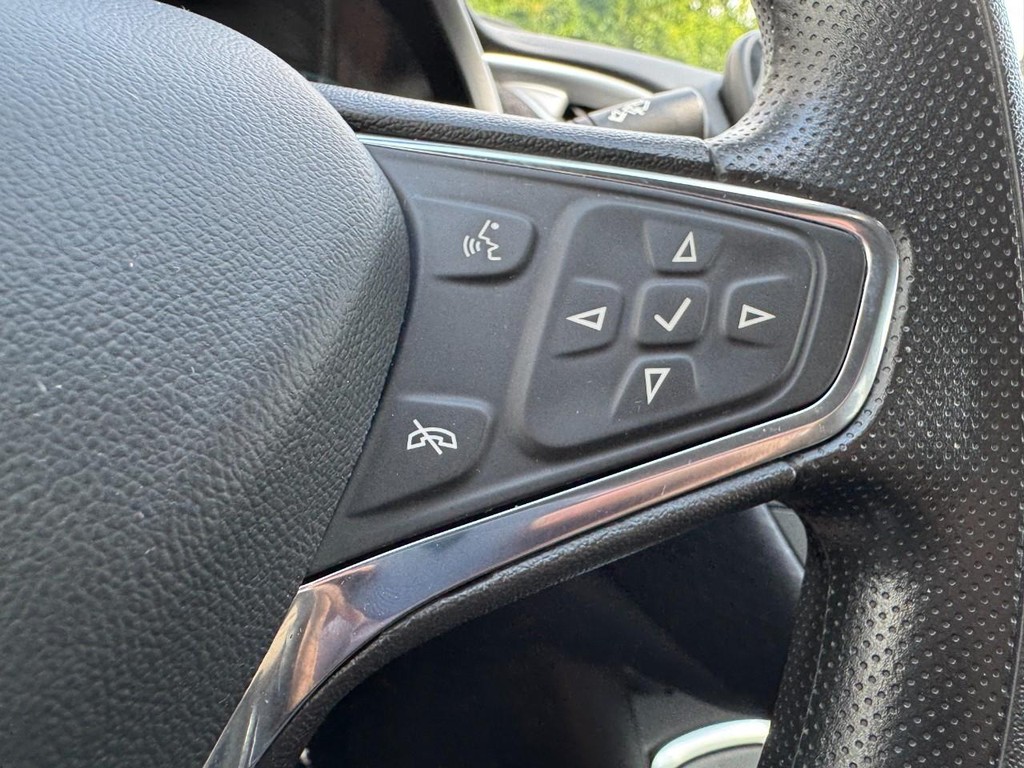 Chevrolet Malibu Vehicle Full-screen Gallery Image 17