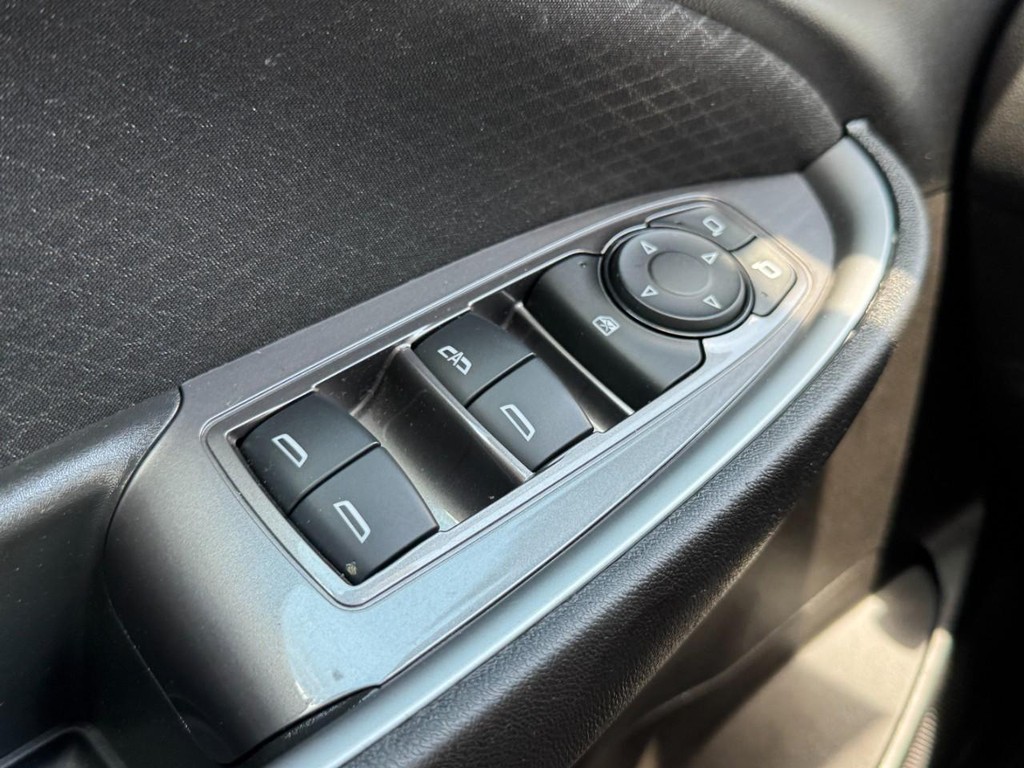 Chevrolet Malibu Vehicle Full-screen Gallery Image 22