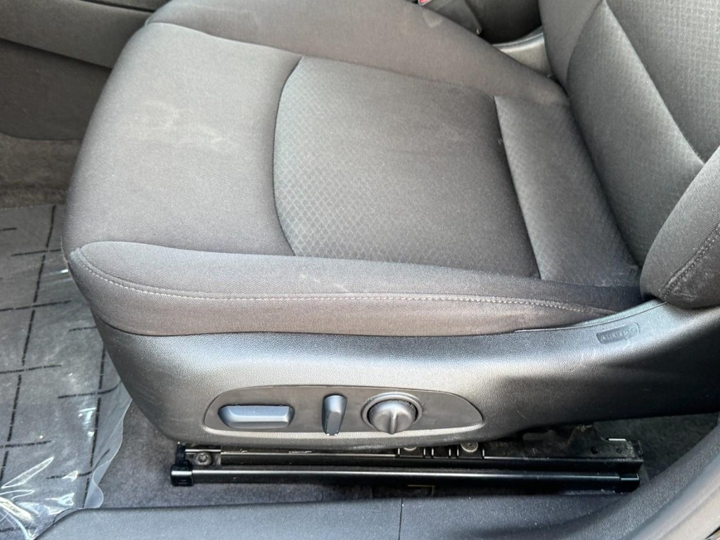 Chevrolet Malibu Vehicle Full-screen Gallery Image 23