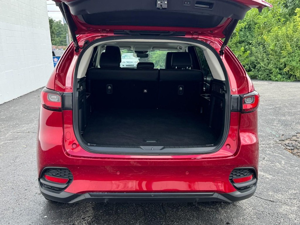 Mazda CX-70 Vehicle Full-screen Gallery Image 08