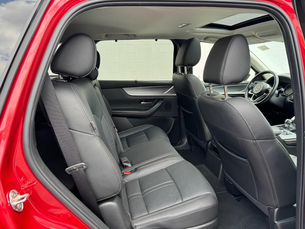 Mazda CX-70 Vehicle Full-screen Gallery Image 10