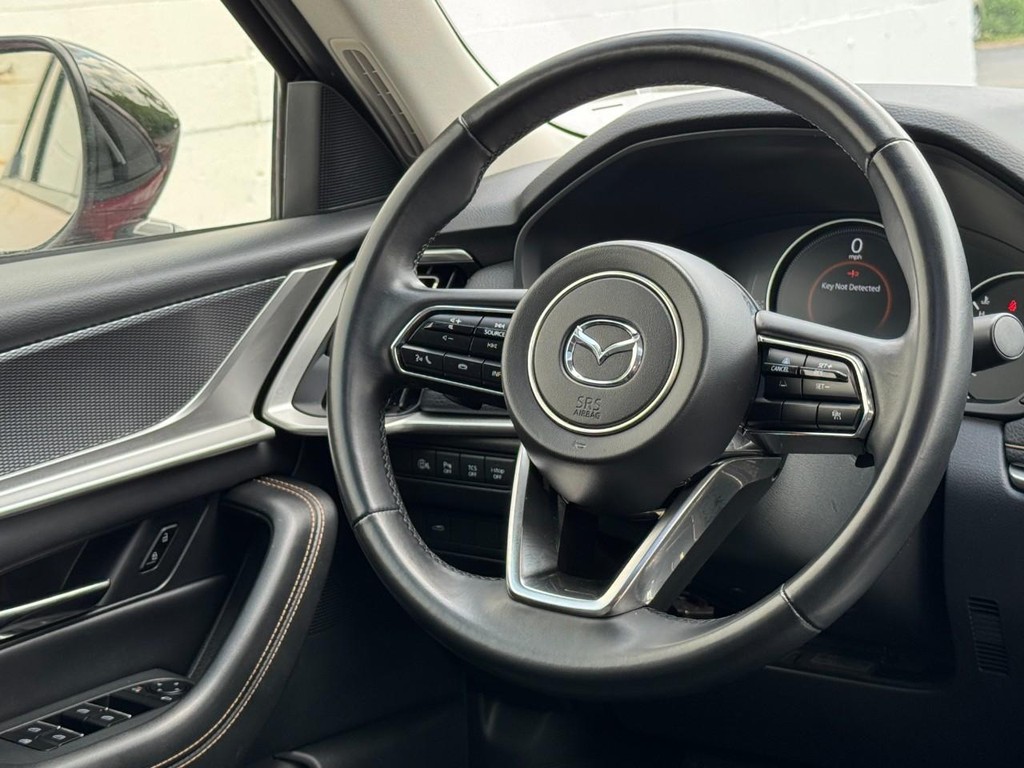 Mazda CX-70 Vehicle Full-screen Gallery Image 12