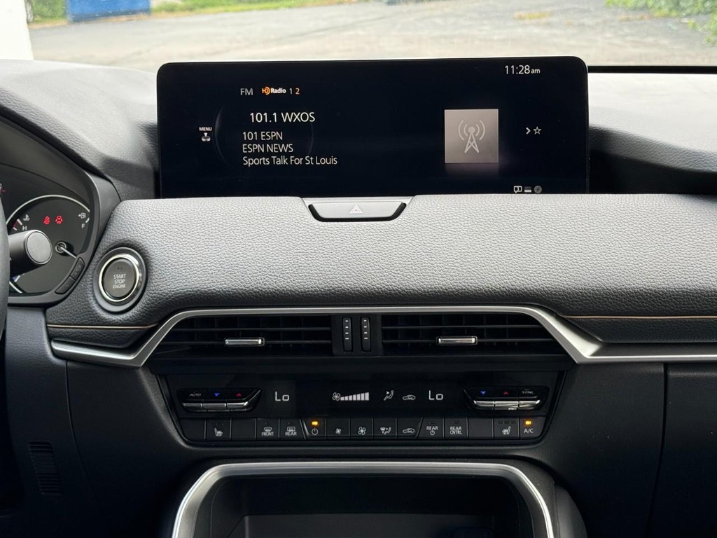 Mazda CX-70 Vehicle Full-screen Gallery Image 13