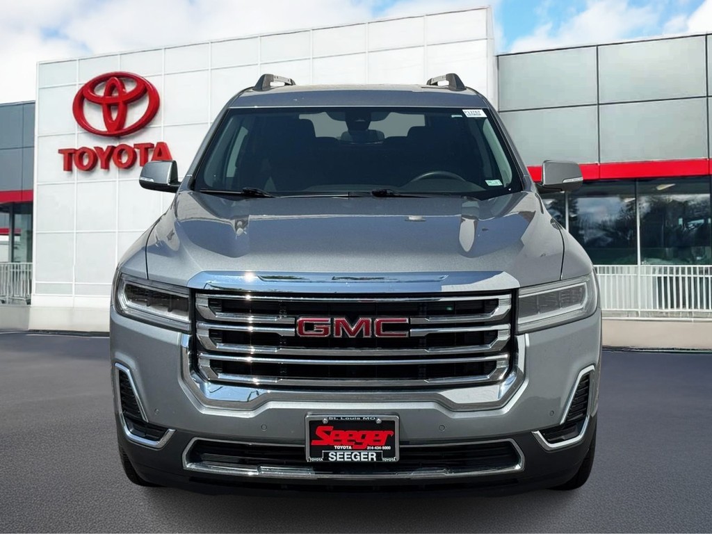 GMC Acadia Vehicle Full-screen Gallery Image 07