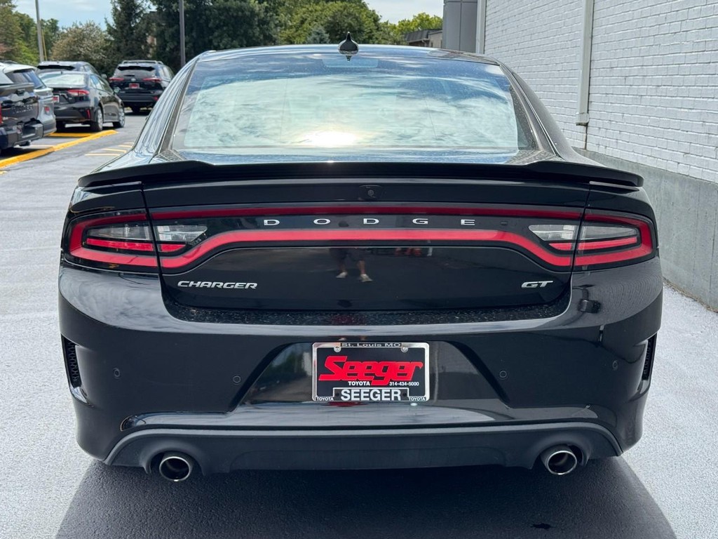 Dodge Charger Vehicle Full-screen Gallery Image 08