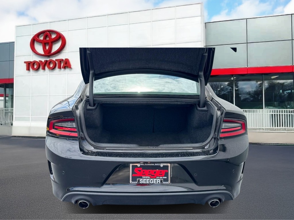 Dodge Charger Vehicle Full-screen Gallery Image 09