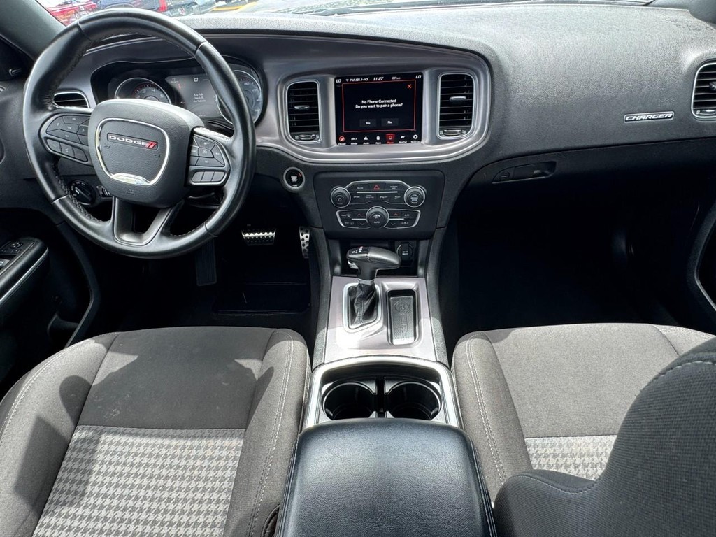 Dodge Charger Vehicle Full-screen Gallery Image 11