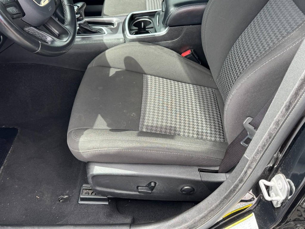 Dodge Charger Vehicle Full-screen Gallery Image 17