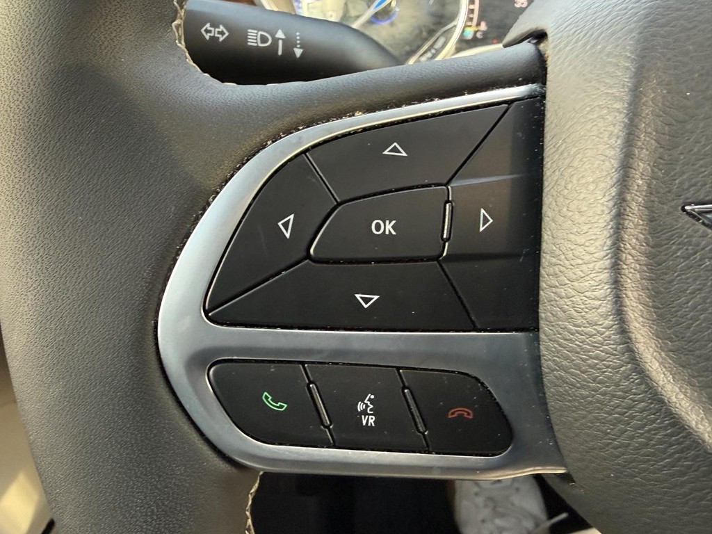 Chrysler Pacifica Vehicle Full-screen Gallery Image 20