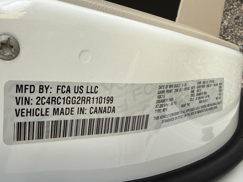 Chrysler Pacifica Vehicle Full-screen Gallery Image 26