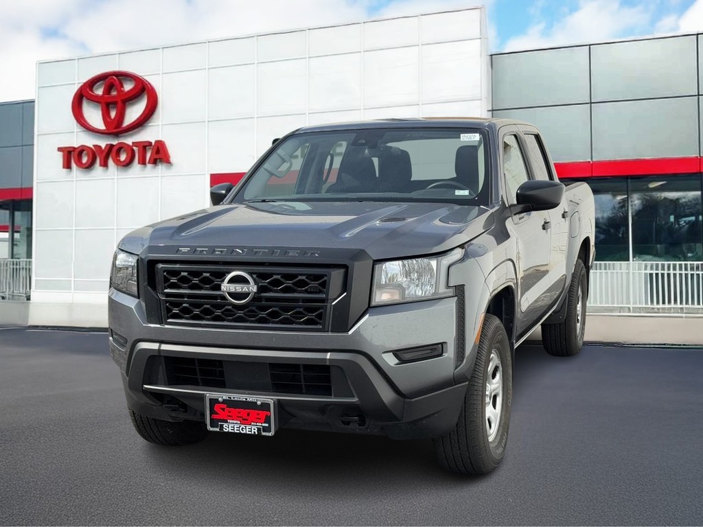Nissan Frontier Vehicle Full-screen Gallery Image 06