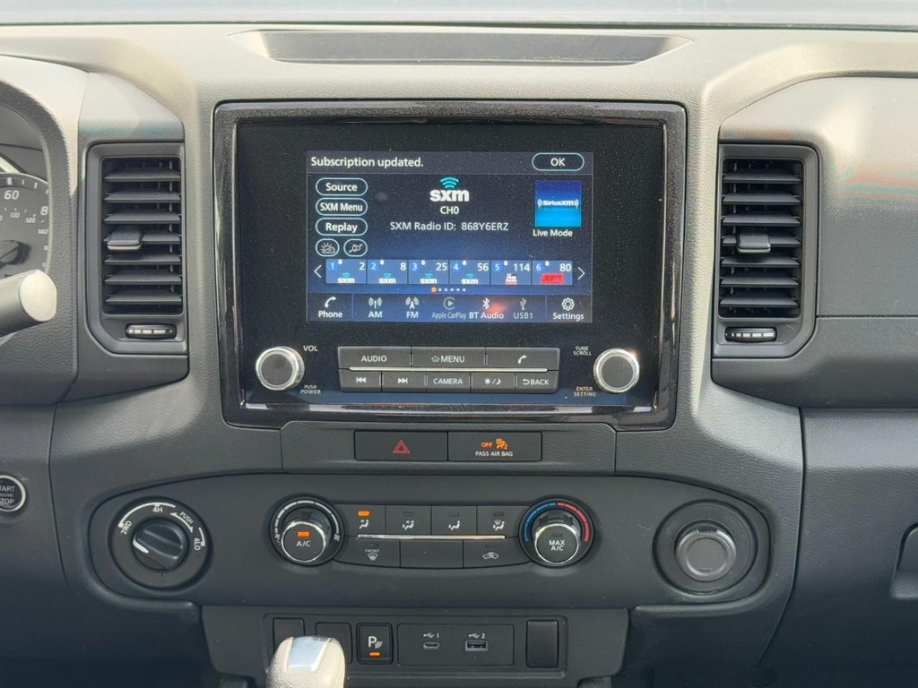 Nissan Frontier Vehicle Full-screen Gallery Image 13