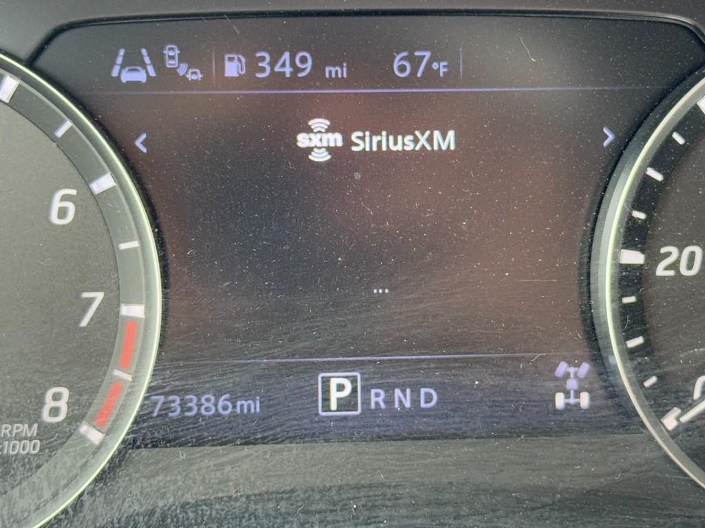 Nissan Frontier Vehicle Full-screen Gallery Image 18