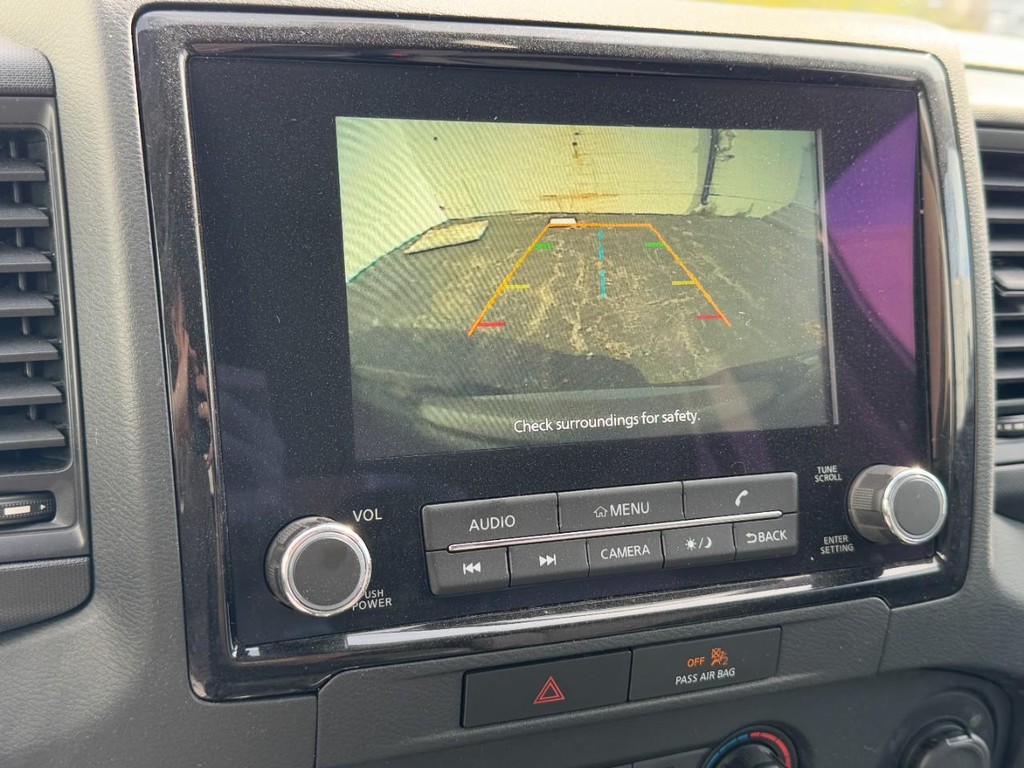 Nissan Frontier Vehicle Full-screen Gallery Image 20