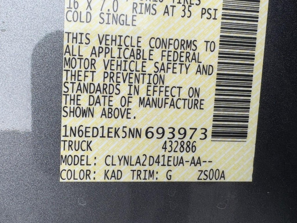 Nissan Frontier Vehicle Full-screen Gallery Image 22