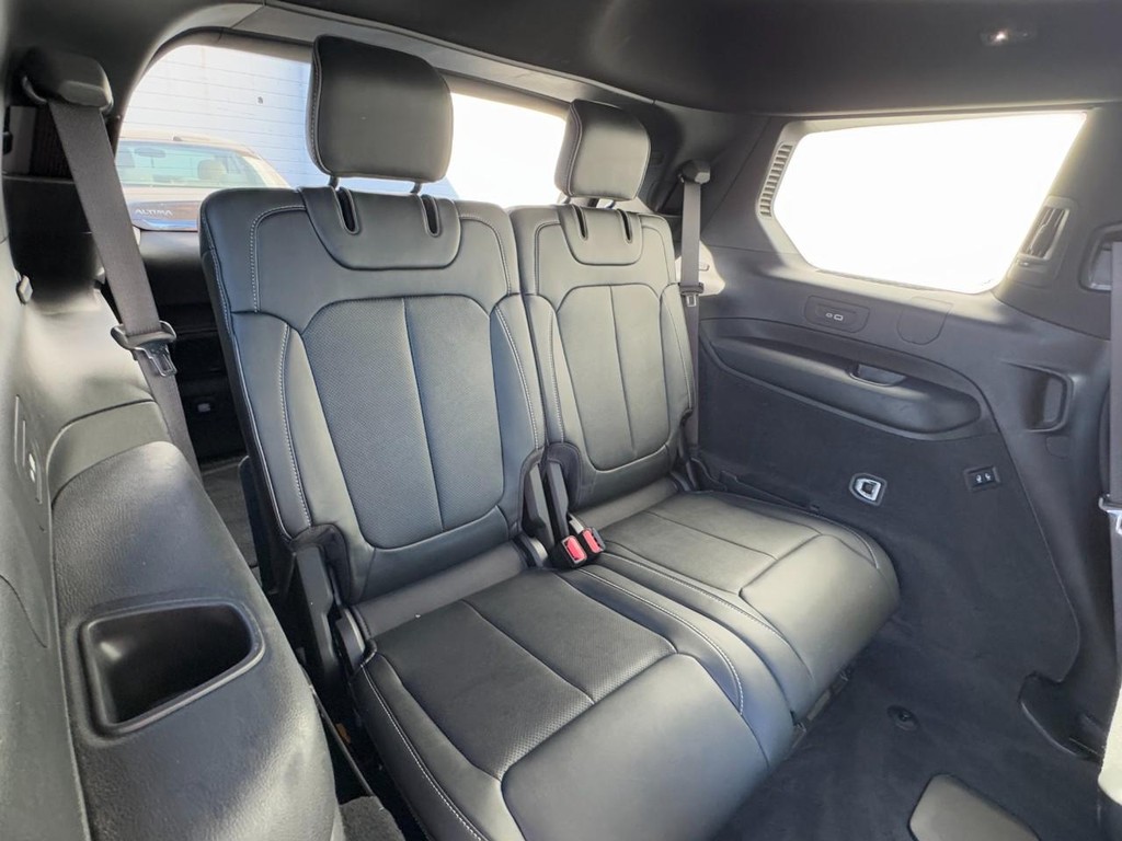 Jeep Grand Cherokee L Vehicle Full-screen Gallery Image 12