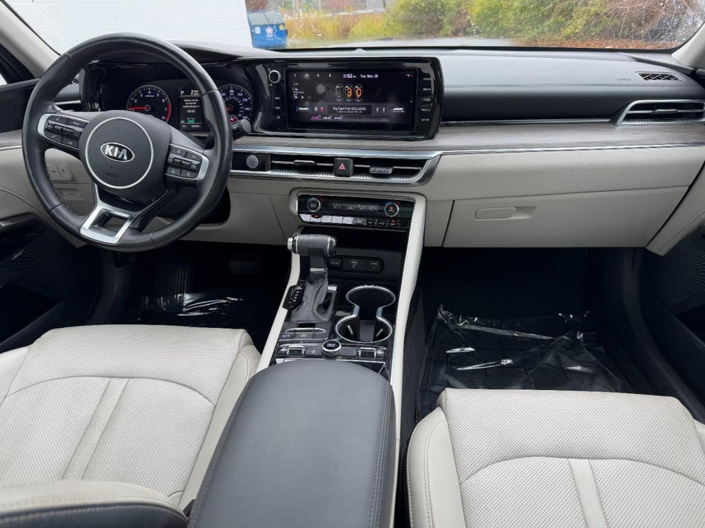 Kia K5 Vehicle Full-screen Gallery Image 12