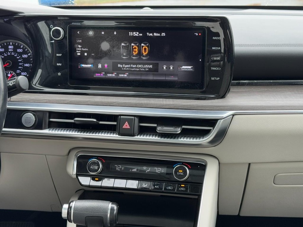 Kia K5 Vehicle Full-screen Gallery Image 14