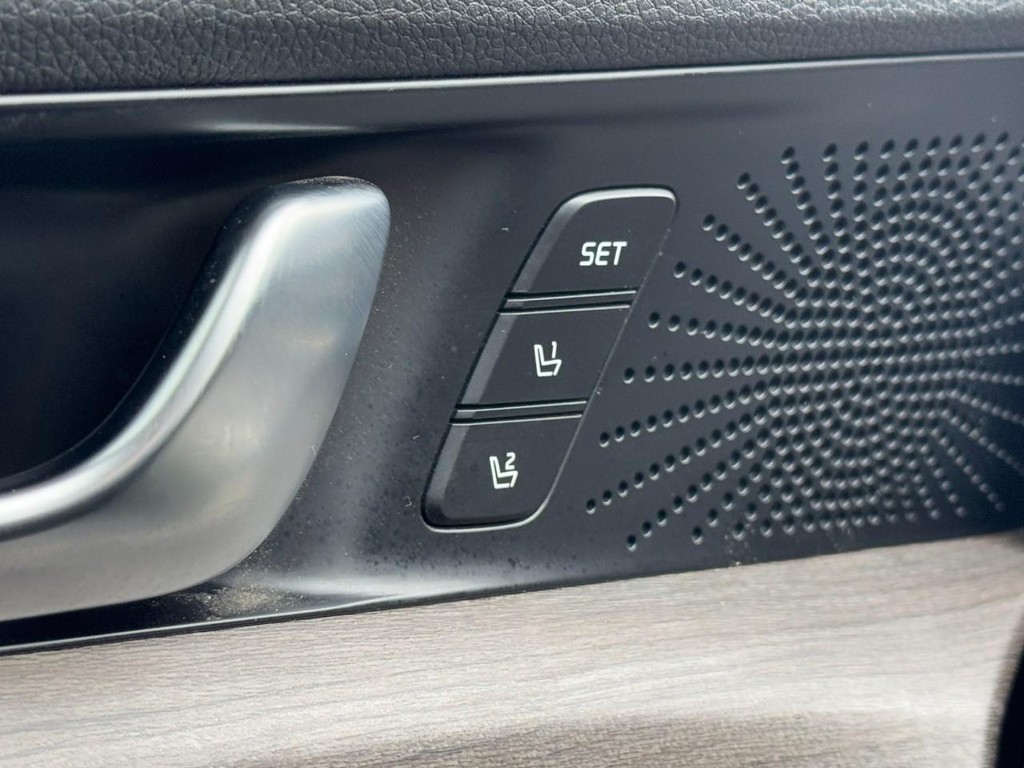 Kia K5 Vehicle Full-screen Gallery Image 17