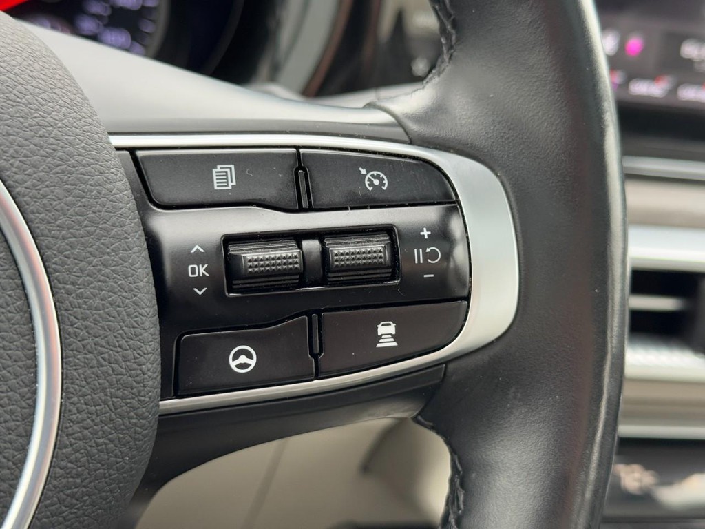 Kia K5 Vehicle Full-screen Gallery Image 19