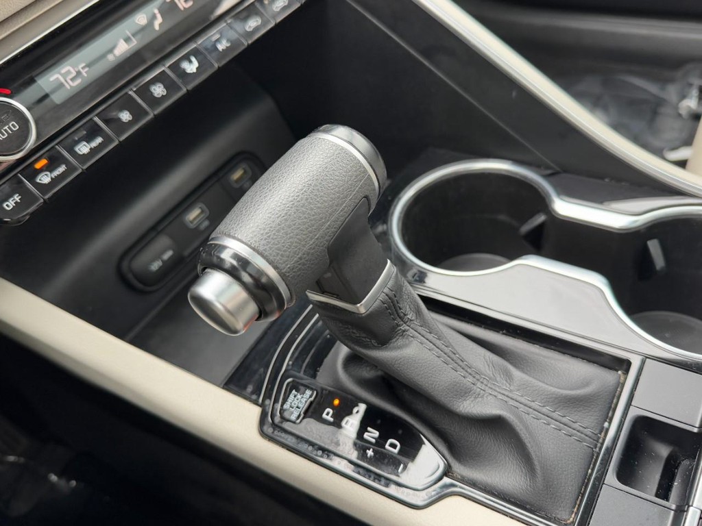 Kia K5 Vehicle Full-screen Gallery Image 22