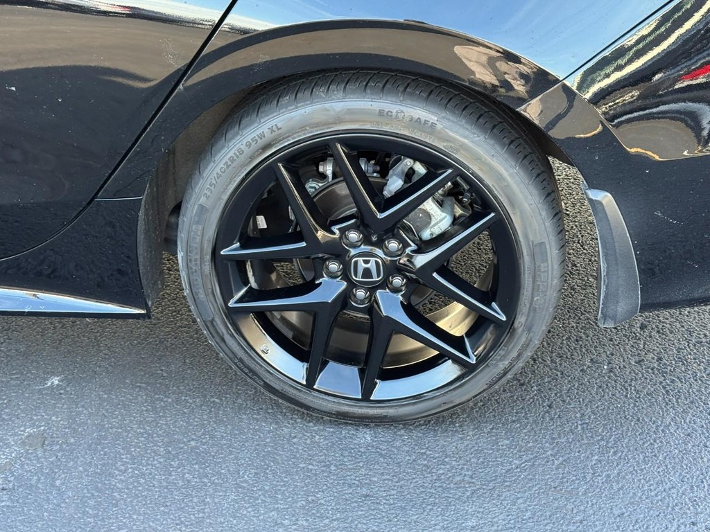 Honda Civic Sedan Vehicle Full-screen Gallery Image 05