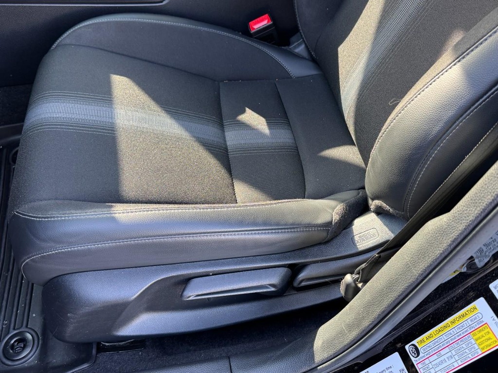 Honda Civic Sedan Vehicle Full-screen Gallery Image 24