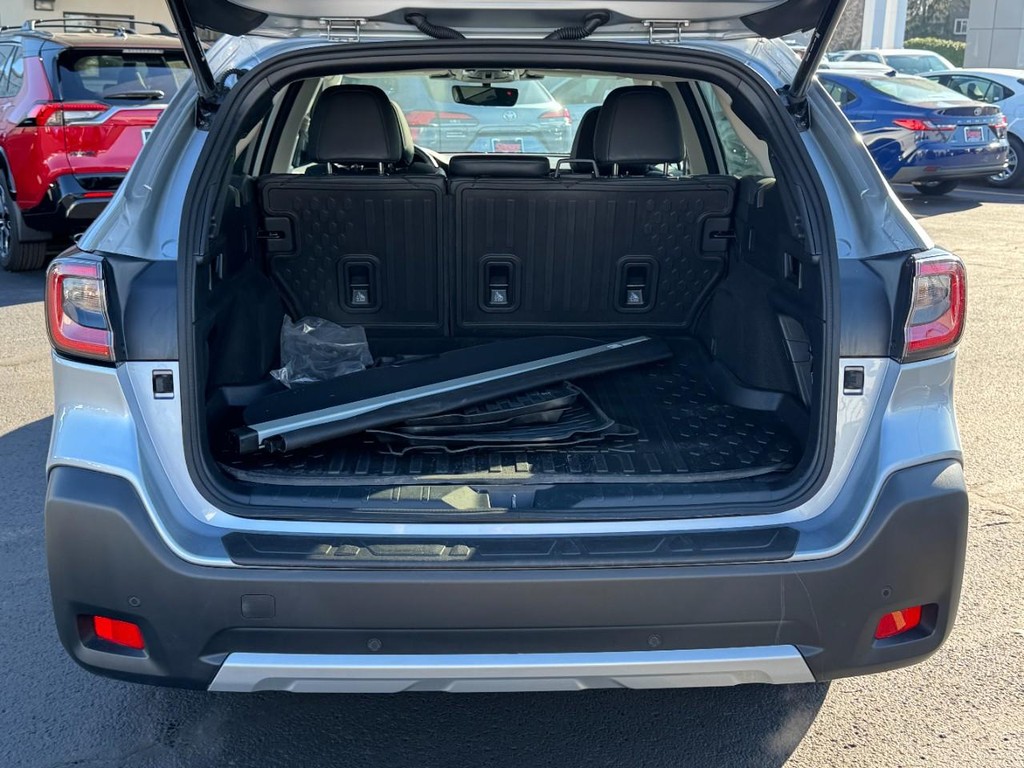 Subaru Outback Vehicle Full-screen Gallery Image 09